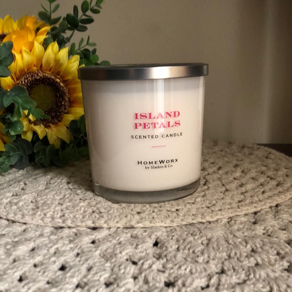 Island Petals Scented Candle - HomeWorx